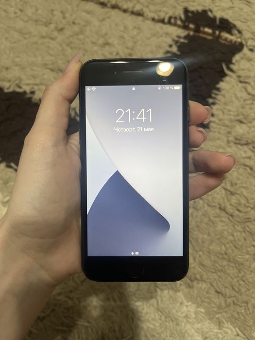продам айфон 7 черный