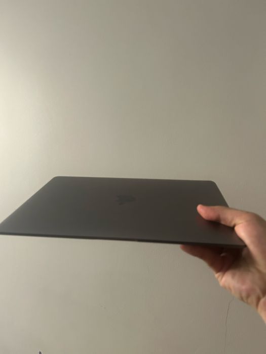 Продаю Macbook Air