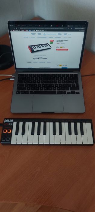 USB MIDI-клавиатура Akai Pro LPK25 V2