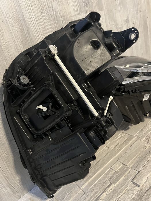 Set far stanga dreapta Mercedes E Class 213 Led Hight