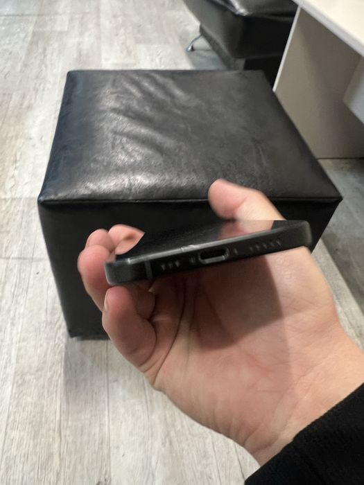 Продам айфон 15 срочна