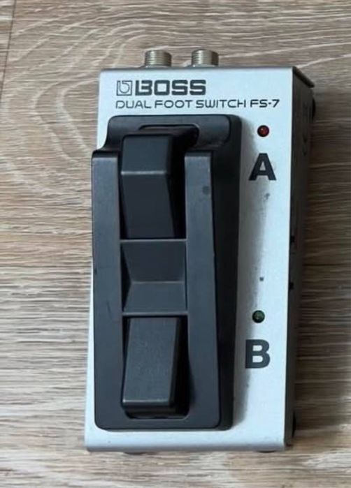 Boss rc-30 + футсвич в хорошем состоянии