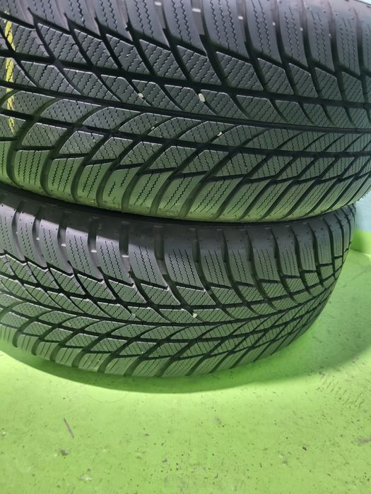 2 бр зимни 205/60/17 Bridgestone дот 2024г