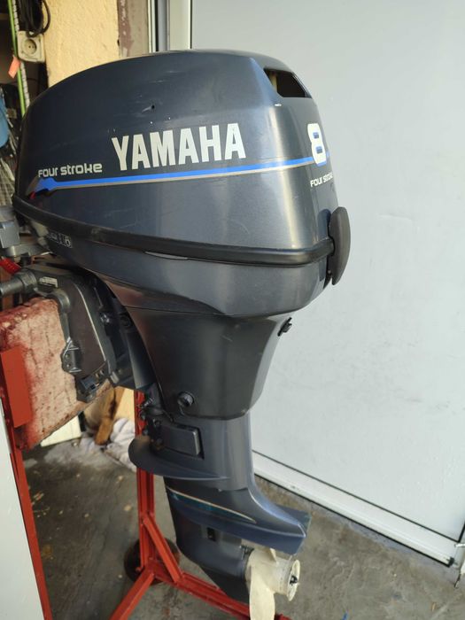 Продавам Лодка Зандер 330 с двигател, колесар и пълно оборудваяне