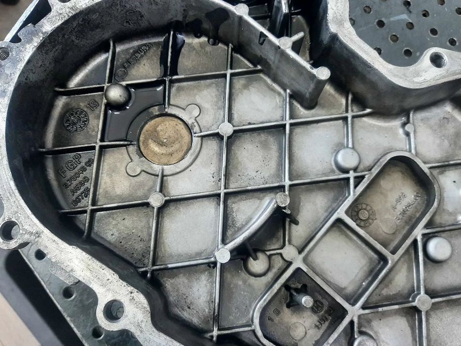 Capac distributie cu pompa ulei 1.3 d suzuki swift opel corsa c combo corsa d fiat doblo fiorino 37005400