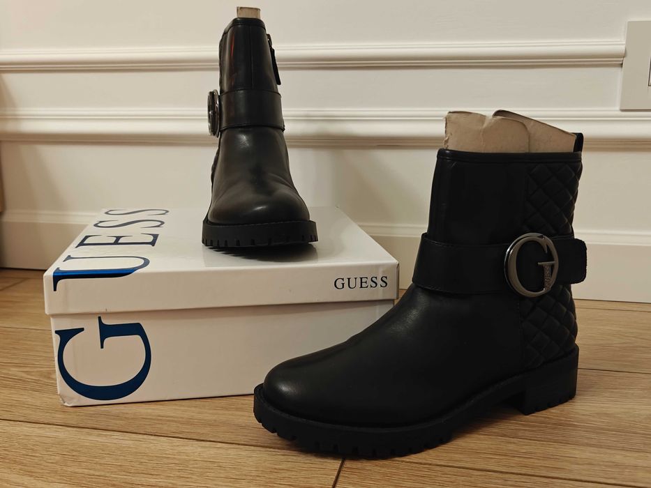 Ghete de piele GUESS