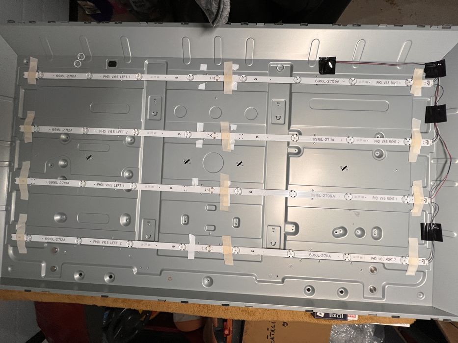 Reparatii televizoare TV LCD LED Smart TV. Ridicare de la domiciliu