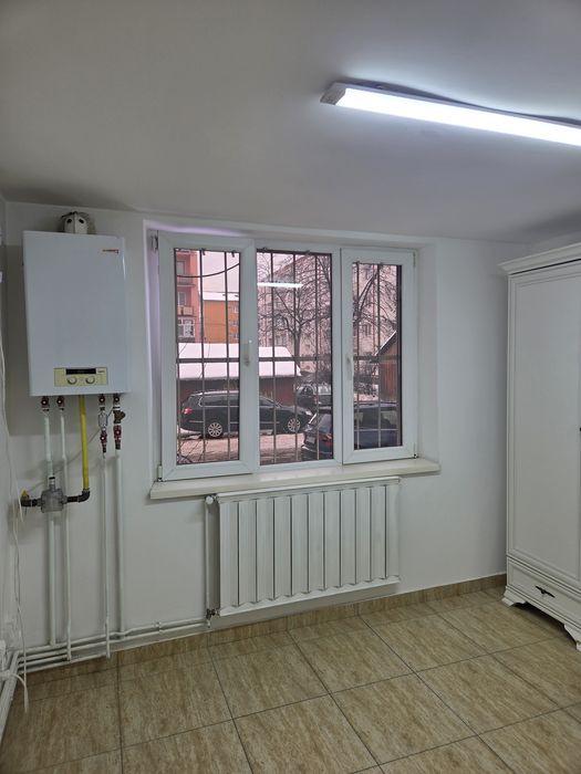 INCHIRIEZ Spatiu Comercial parter vis a vis de Spitalul Municipal