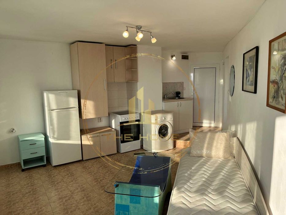 Дава се под наем Едностаен апартамент в Варна, Левски - 35 кв.м за 300 € - Снимка #2