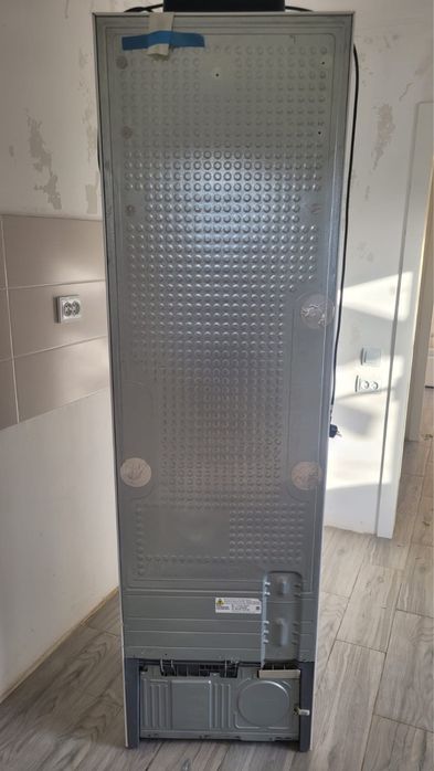 холодильник встраиваемый