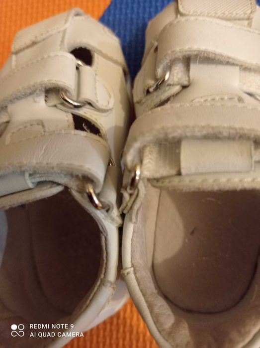 Бебешки сандали на Колев и Колев