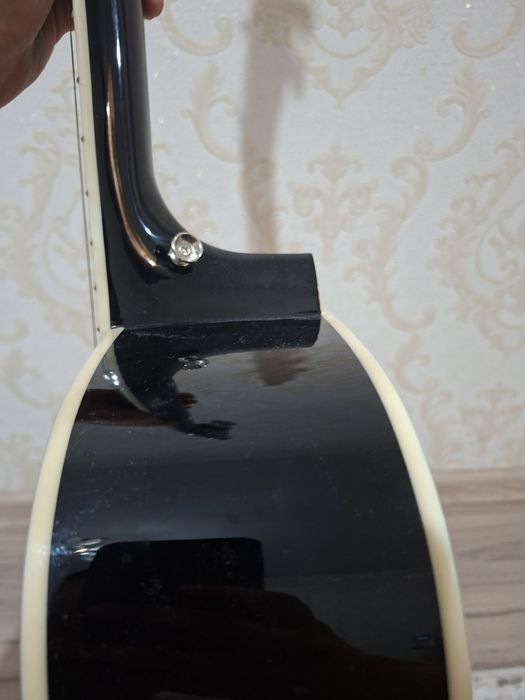 Гитара  Levinson