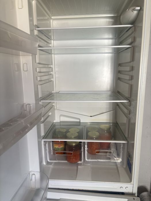 Продам холодильник Индезин