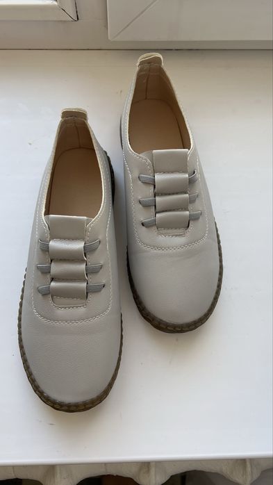 Продам женскую обувь