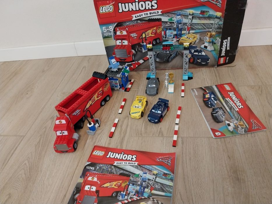 Vând diferite seturi Lego( Cars, Technic, Star Wars, Speed, Hidden Side, Classic)