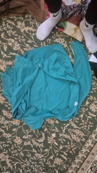 Адидас , возможен торг , размер S