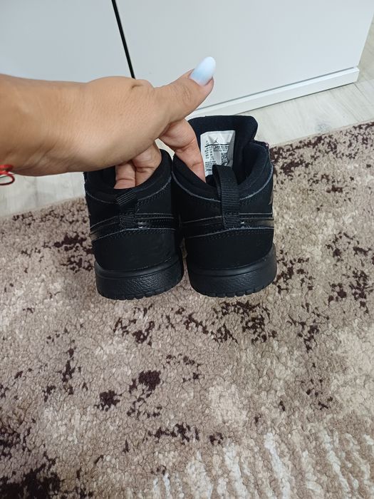 Adidasi fetite 26-32 si veste