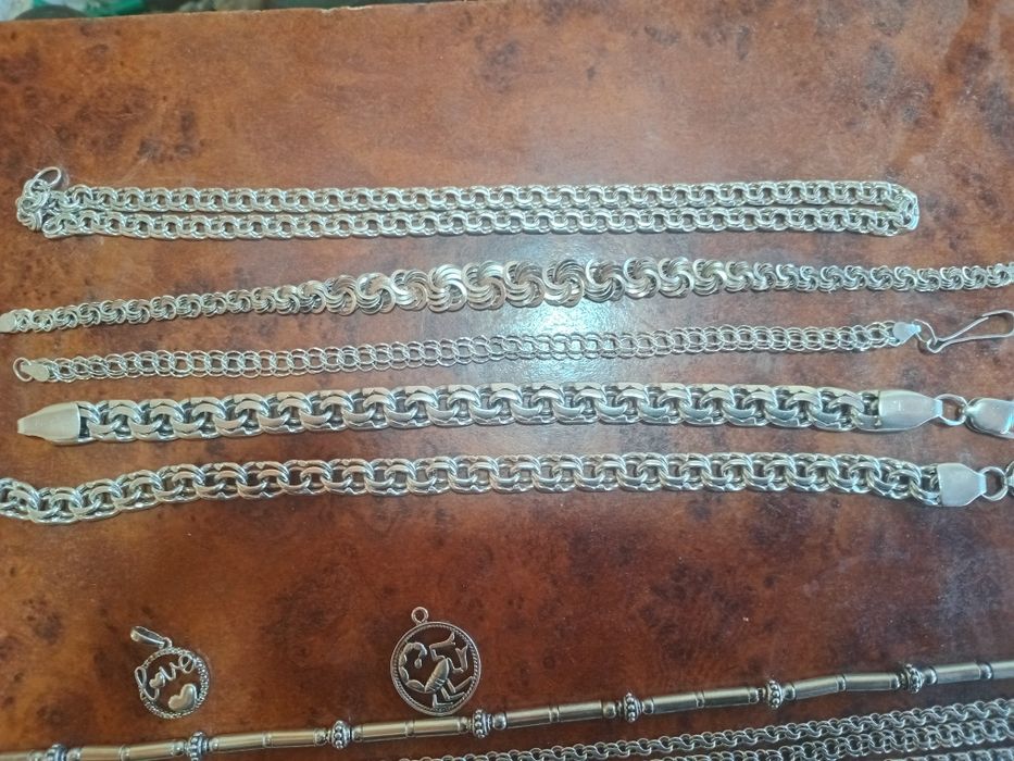 Цепочки 45000 сум за грамм.  Zanjirlar 45000 soʻm grami