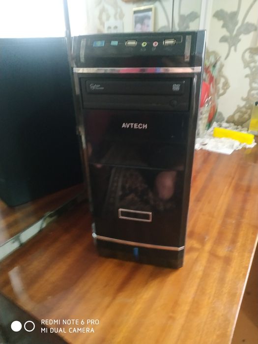 Кейс рабочий б/у клавиатуру мышку и коврик одам бесплатно.