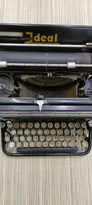 Ретро пишеща машина