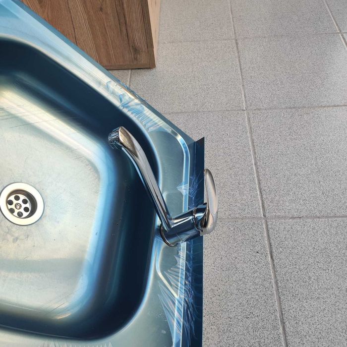 Продам новую мойку со смесителем!