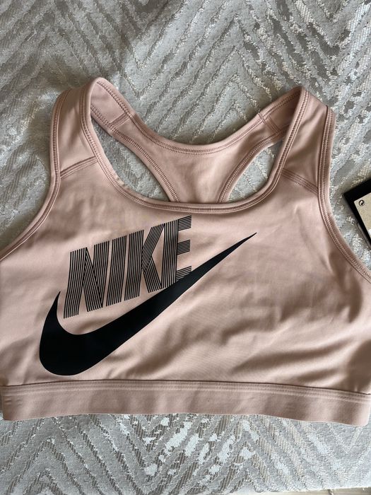 Спортни бюстиета Nike