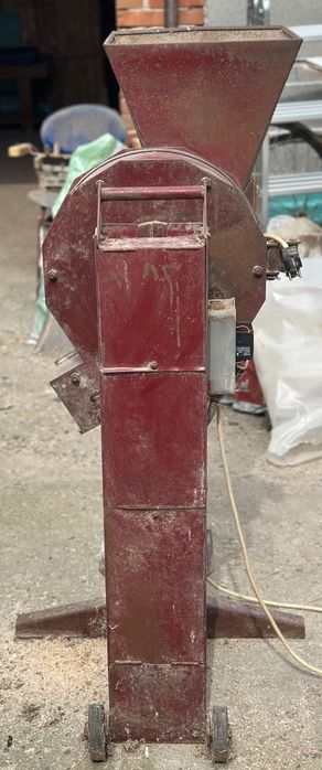 Монофазна фуражомелка