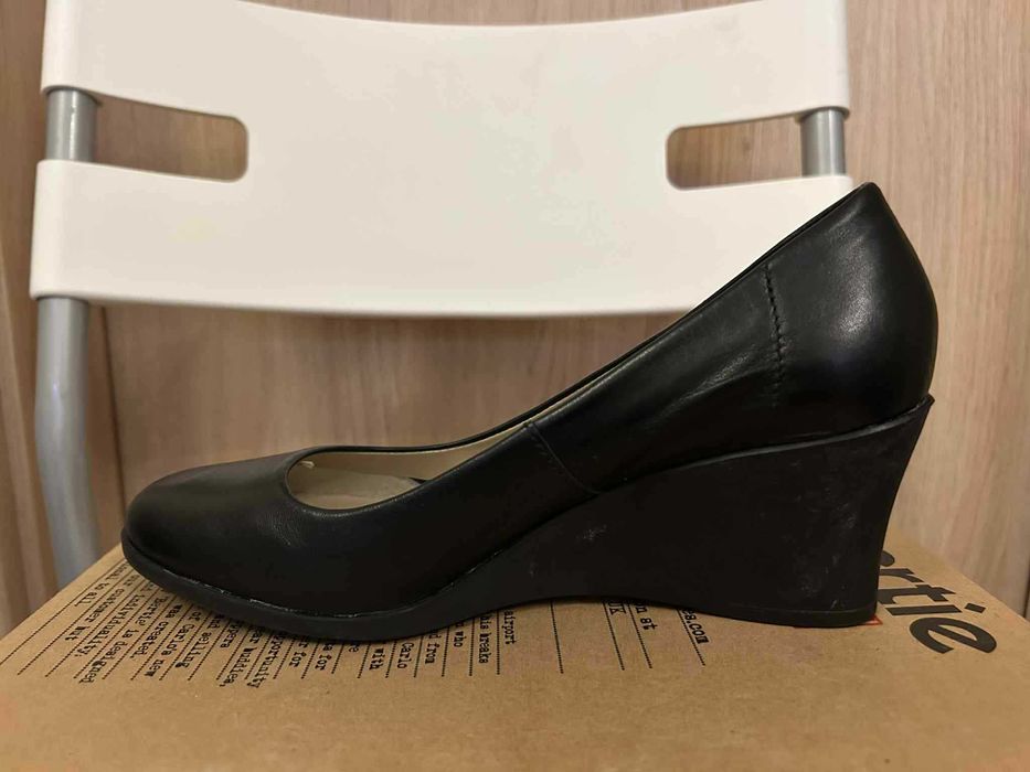 Дамски обувки на платформа BATA