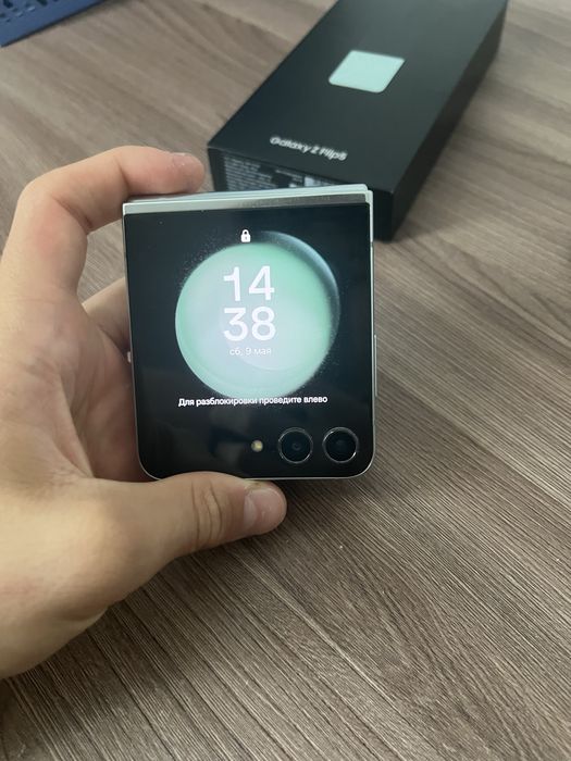 Продаётся Samsung Galaxy Z Flip5 256 ГБ