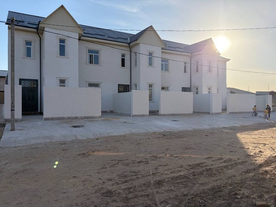 Хива шахри Ангарик МФЙда 3 дона котеж сотилади200 кв