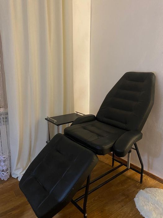 Продаётся педикюрное кресло кушетка
