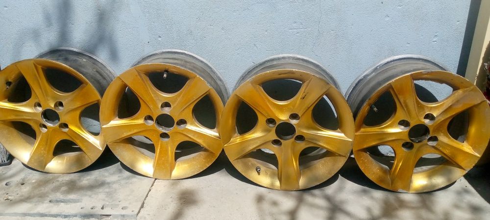 Diska shapaloq sotiladi