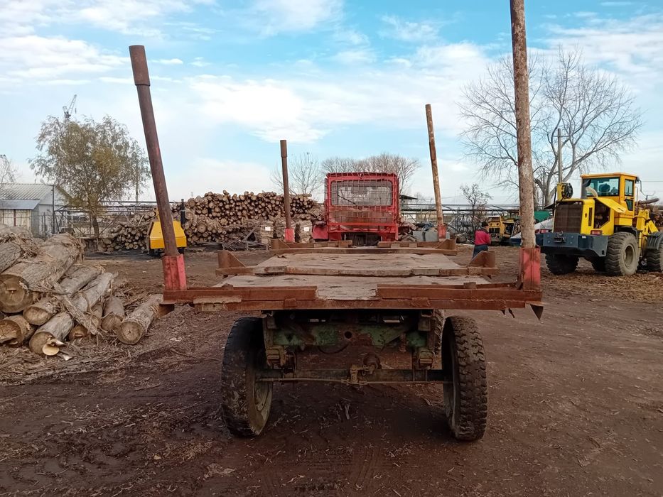 Tractor U 651 4x4 Forestier + remorcă busteni, stare foarte bună