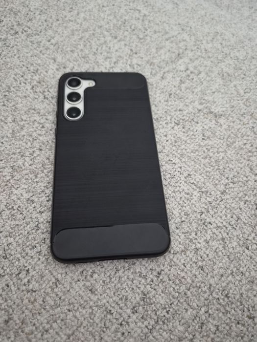 Продавам Samsung 23+
