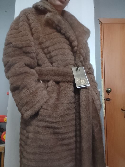 Продам шубу новая с итекеткой