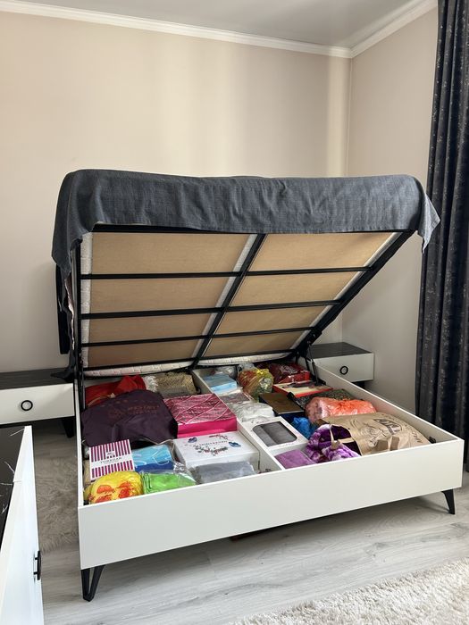 Спальный гарнитур.