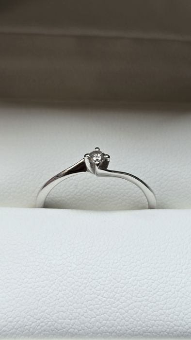 Годежен пръстен диамант 14к