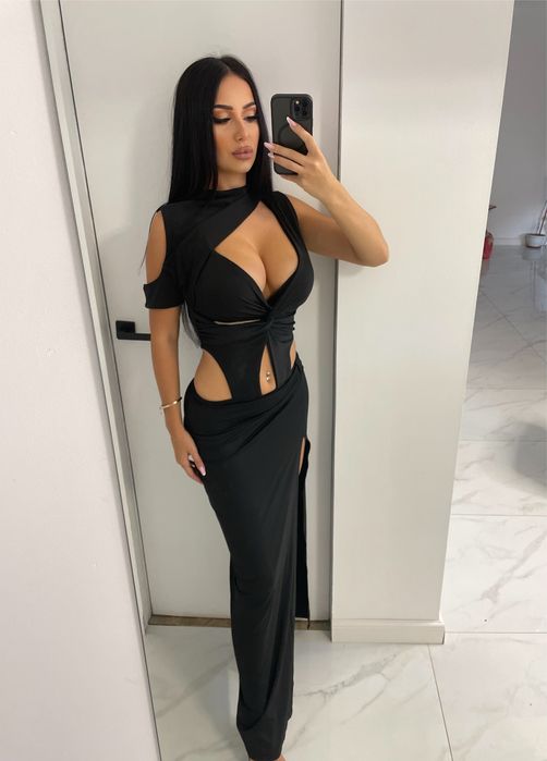 Rochie cu design asimetric