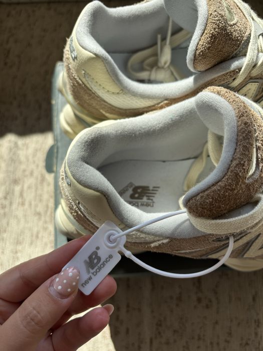 Adidași New Balance 9060 Driftwood – Mărimea 37