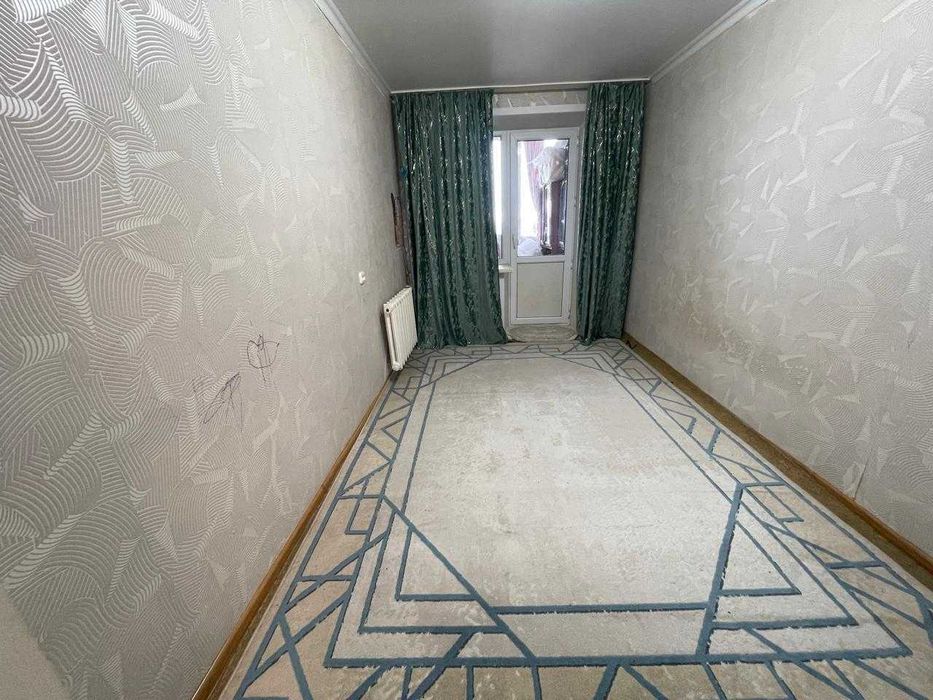 Продать 3 ком.кв .Строителей