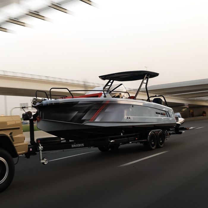 BRABUS Shadow 300 Катер