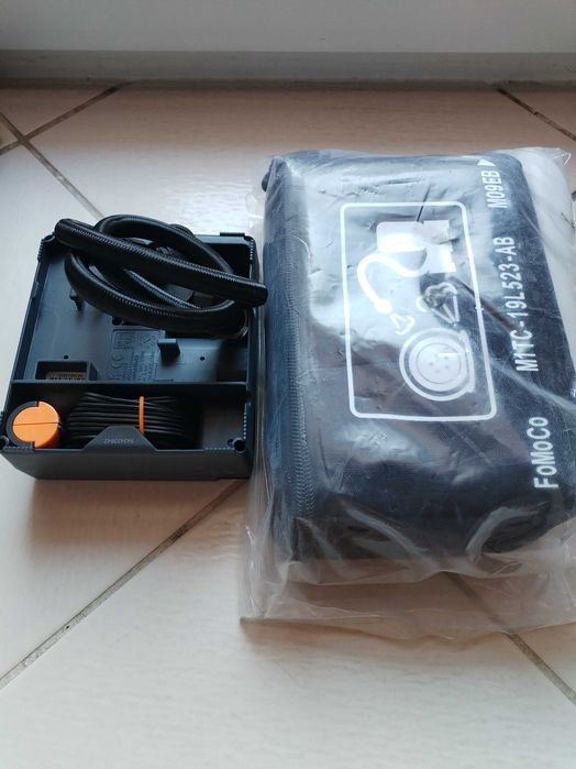 Чисто нови оригинални компресори за помпане+пяна Ford 120W фуния,калъф