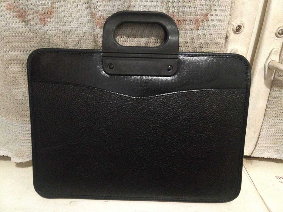 Папки и деловые сумки для документов