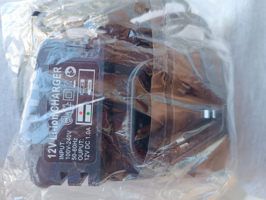 Зарядно за винтоверт Li-ion 12v
