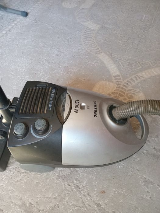 Пылесос Samsung в хорошом состоянии
