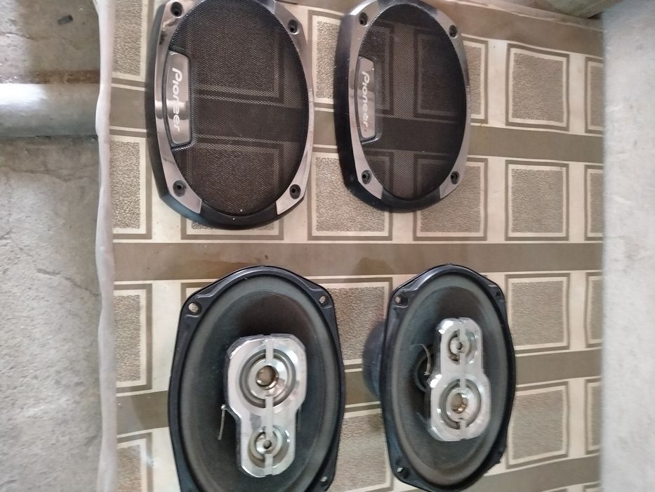 Динамики в автомомобиль