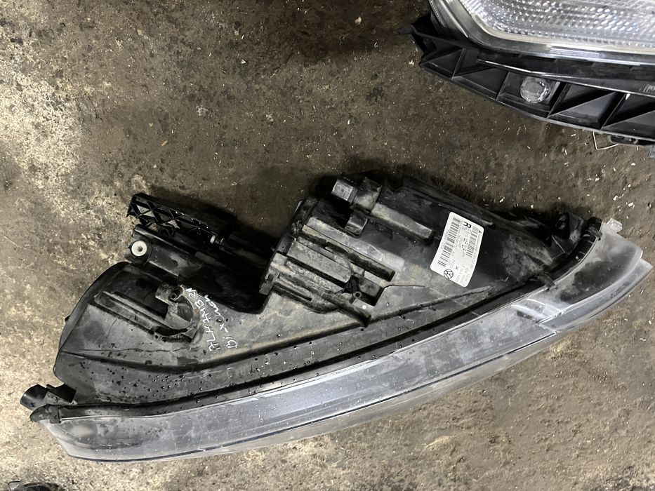 Фар Seat Alhambra Xenon