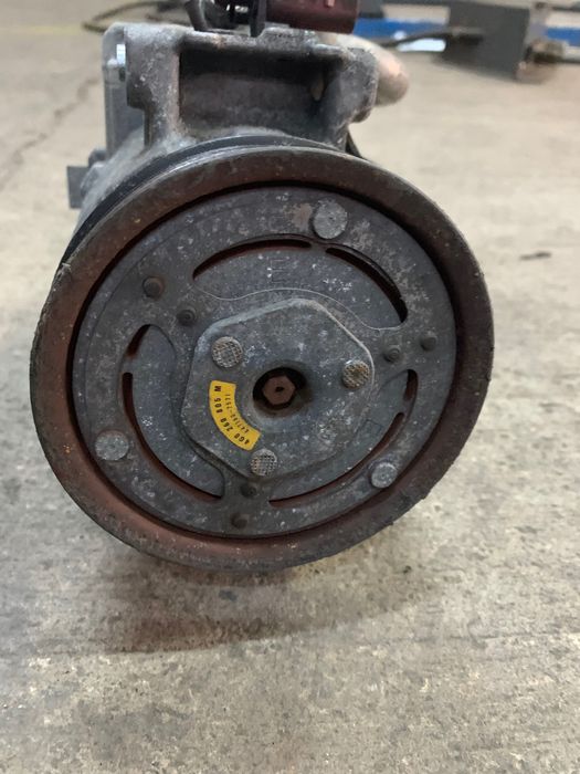 Compresor clima Audi 2.0 TDI 190 cai motor CNHA cod piesa : 4G0260805M