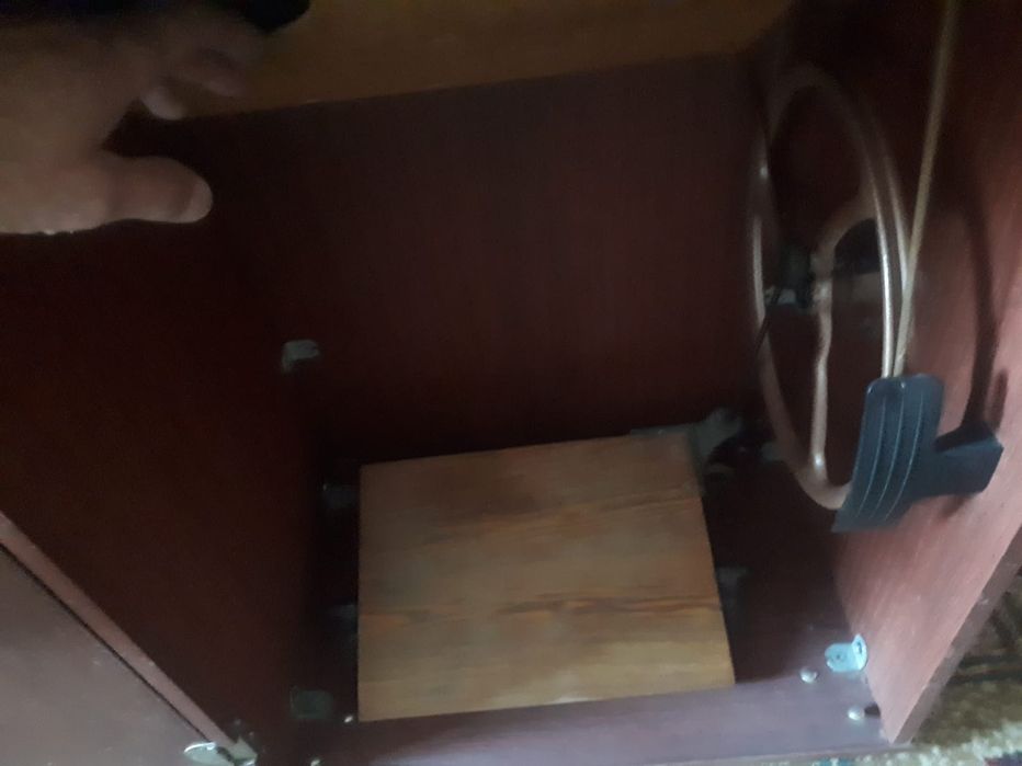 Швейная ножная..