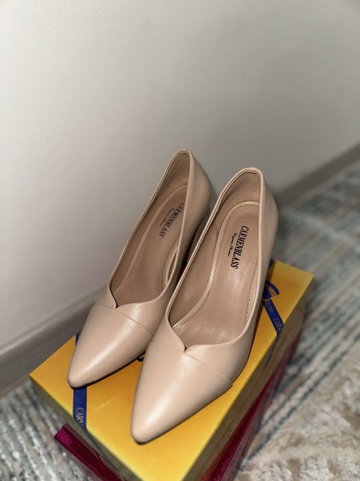 Новые женские туфли